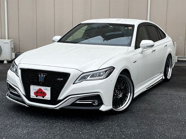 TOYOTA CROWN sedan hybrid