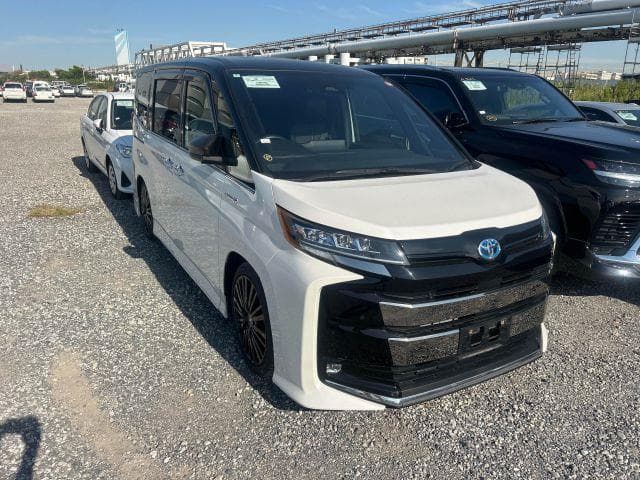 TOYOTA NOAH